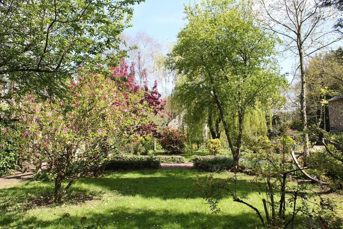 Сasa de vacaciones Le Clos De Penguily Broceliande 16 Couchages Spa Mauron